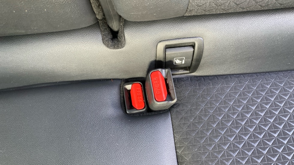 Nissan Juke 1.0 DiG-T N-Connecta 5dr Petrol Hatchback - Image 17
