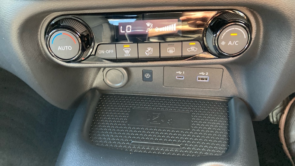 Nissan Juke 1.0 DiG-T N-Connecta 5dr Petrol Hatchback - Image 22
