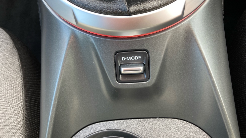 Nissan Juke 1.0 DiG-T N-Connecta 5dr Petrol Hatchback - Image 24