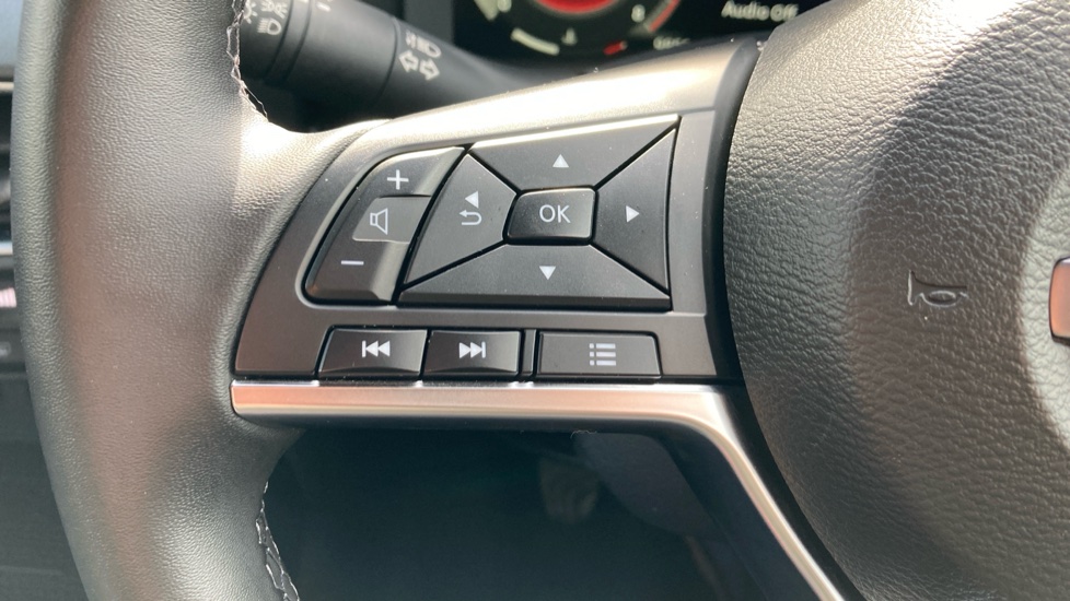 Nissan Juke 1.0 DiG-T N-Connecta 5dr Petrol Hatchback - Image 26