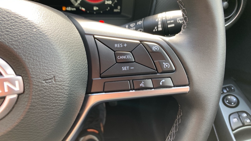 Nissan Juke 1.0 DiG-T N-Connecta 5dr Petrol Hatchback - Image 27