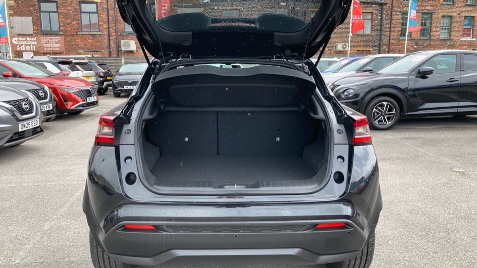 Nissan Juke 1.0 DiG-T N-Connecta 5dr Petrol Hatchback - Image 4