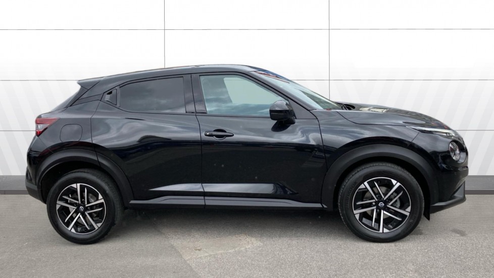 Nissan Juke 1.0 DiG-T N-Connecta 5dr Petrol Hatchback - Image 5