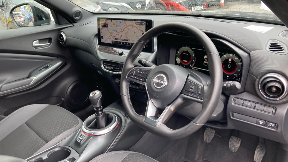 Nissan Juke 1.0 DiG-T N-Connecta 5dr Petrol Hatchback - Image 11