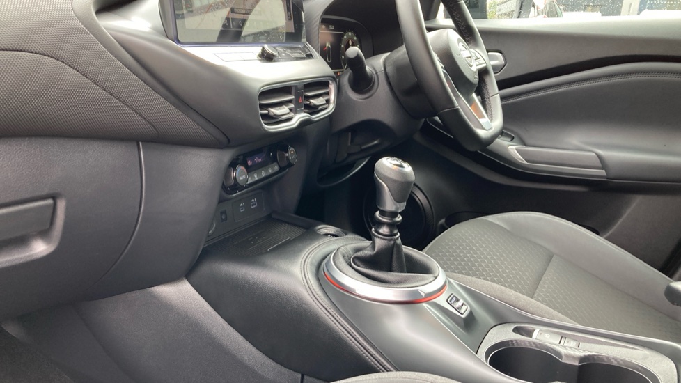 Nissan Juke 1.0 DiG-T N-Connecta 5dr Petrol Hatchback - Image 13