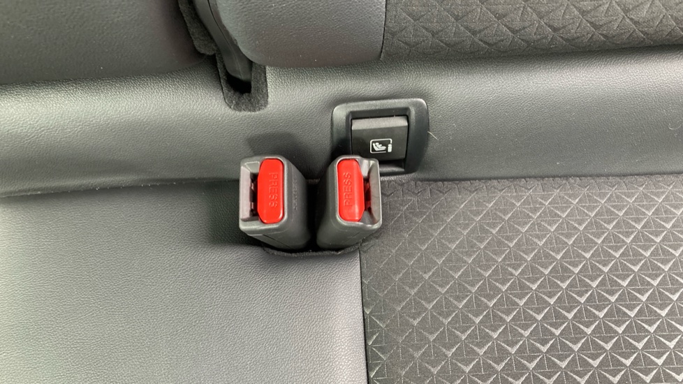 Nissan Juke 1.0 DiG-T N-Connecta 5dr Petrol Hatchback - Image 17