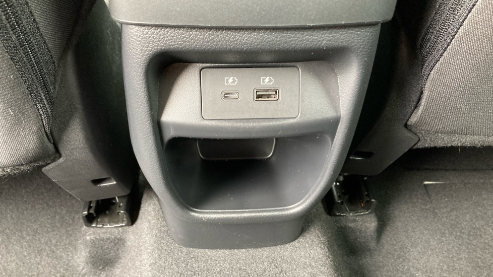 Nissan Juke 1.0 DiG-T N-Connecta 5dr Petrol Hatchback - Image 21