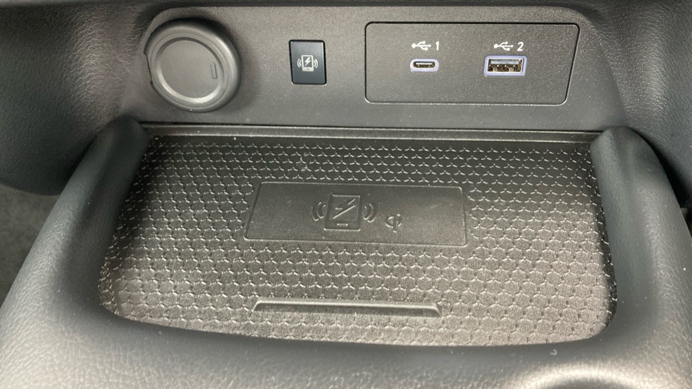 Nissan Juke 1.0 DiG-T N-Connecta 5dr Petrol Hatchback - Image 23