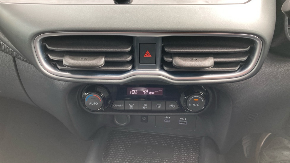 Nissan Juke 1.0 DiG-T N-Connecta 5dr Petrol Hatchback - Image 24