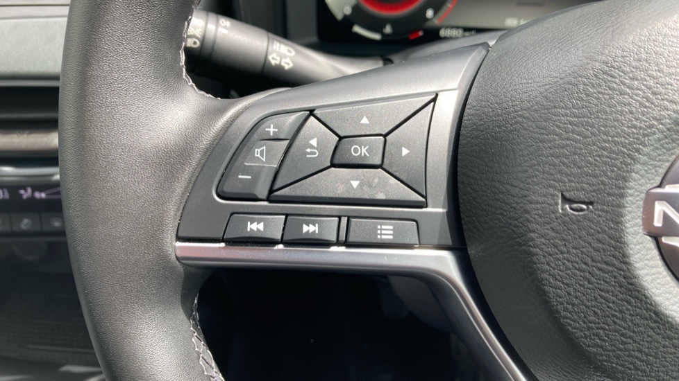 Nissan Juke 1.0 DiG-T N-Connecta 5dr Petrol Hatchback - Image 28