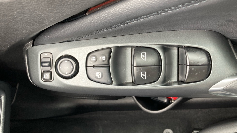 Nissan Juke 1.0 DiG-T N-Connecta 5dr Petrol Hatchback - Image 30