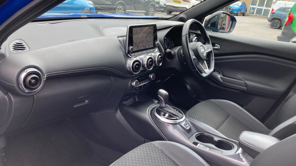 Nissan Juke 1.0 DiG-T 114 N-Connecta 5dr DCT Petrol Hatchback - Image 9