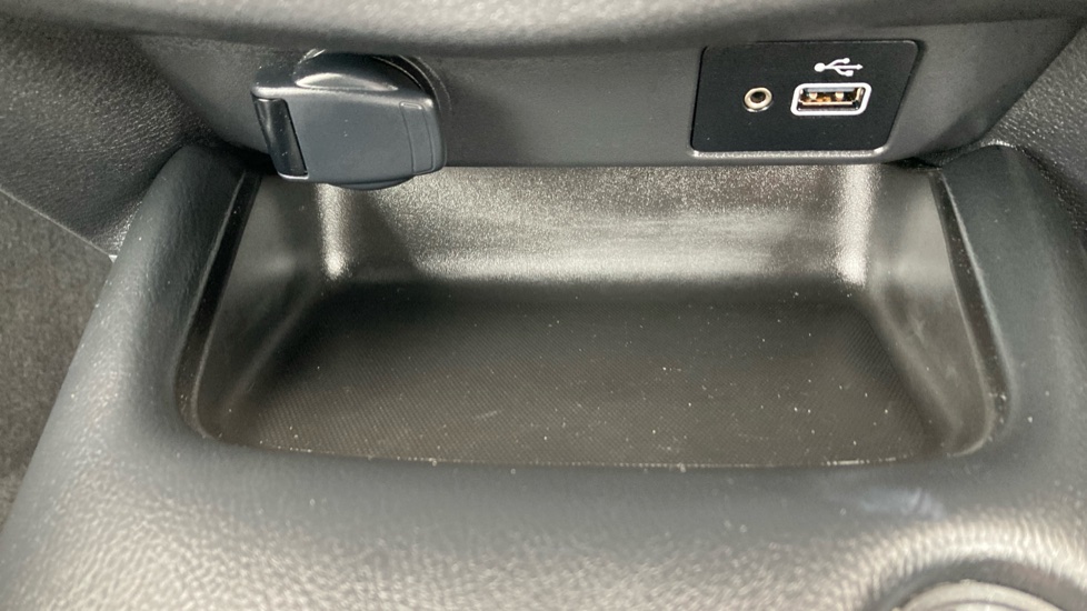 Nissan Juke 1.0 DiG-T 114 N-Connecta 5dr DCT Petrol Hatchback - Image 24