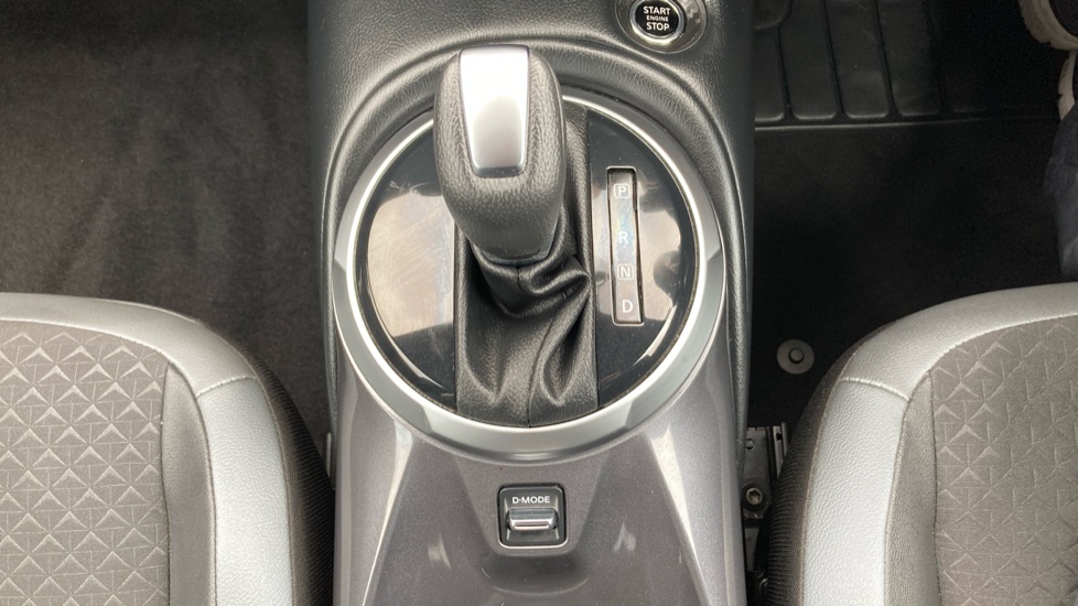 Nissan Juke 1.0 DiG-T 114 N-Connecta 5dr DCT Petrol Hatchback - Image 26