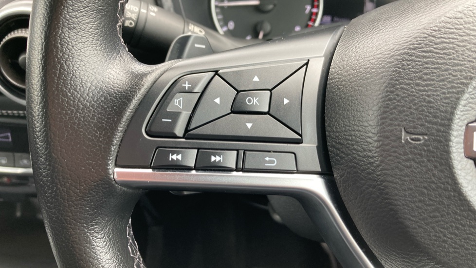 Nissan Juke 1.0 DiG-T 114 N-Connecta 5dr DCT Petrol Hatchback - Image 28