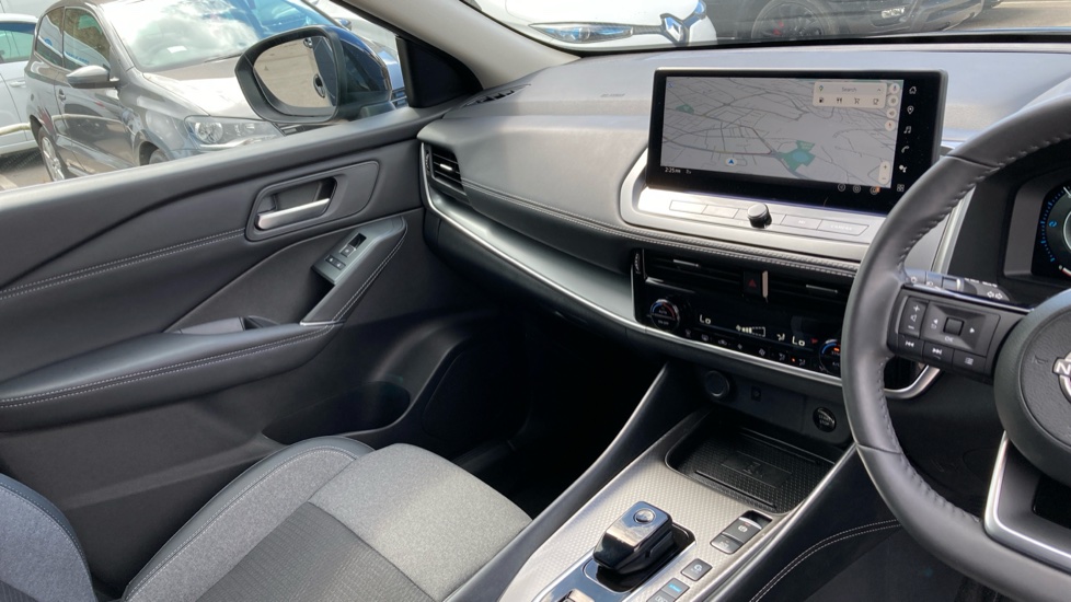Nissan Qashqai 1.5 E-Power 205 N-Connecta [Glass Roof] 5dr Auto Hybrid Hatchback - Image 14