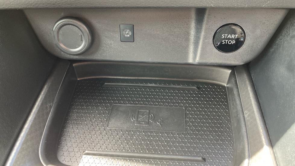 Nissan Qashqai 1.5 E-Power 205 N-Connecta [Glass Roof] 5dr Auto Hybrid Hatchback - Image 25