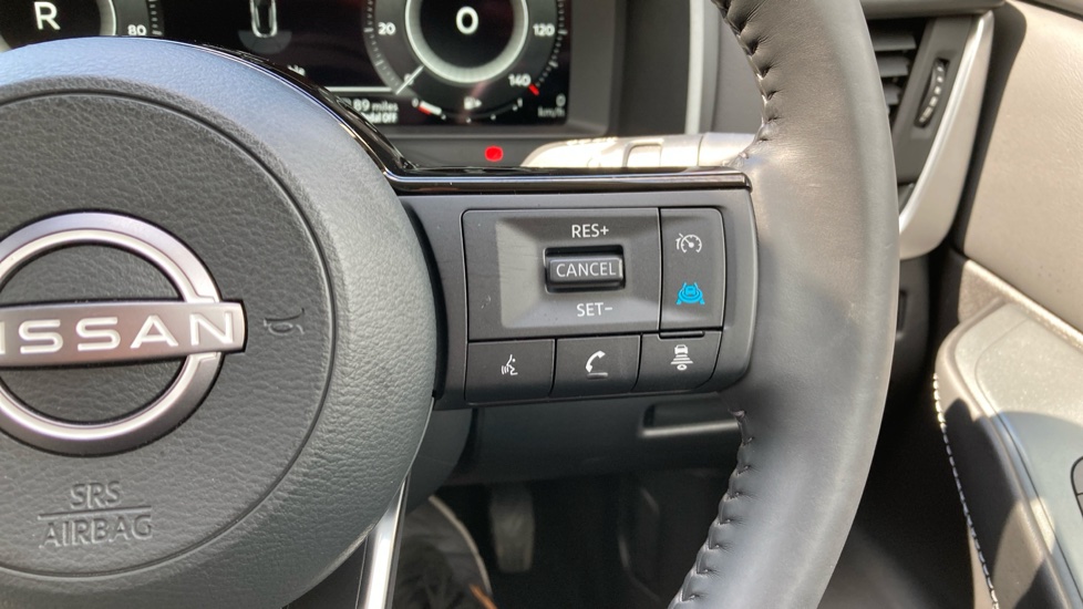 Nissan Qashqai 1.5 E-Power 205 N-Connecta [Glass Roof] 5dr Auto Hybrid Hatchback - Image 31
