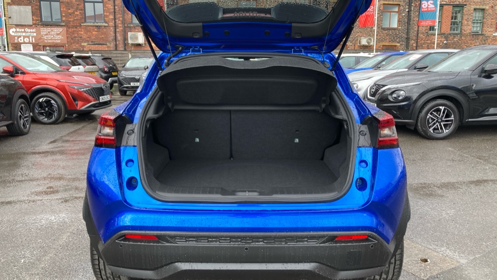 Nissan Juke 1.0 DiG-T Tekna 5dr Petrol Hatchback - Image 4