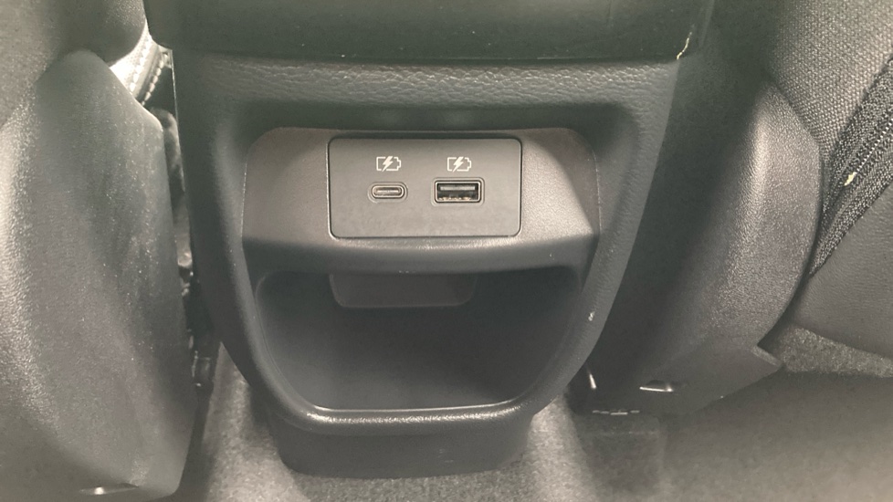 Nissan Juke 1.0 DiG-T Tekna 5dr Petrol Hatchback - Image 22
