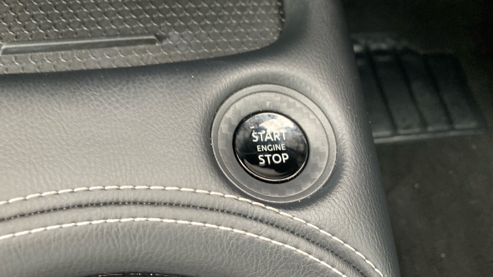 Nissan Juke 1.0 DiG-T Tekna 5dr Petrol Hatchback - Image 24