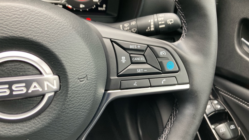 Nissan Juke 1.0 DiG-T Tekna 5dr Petrol Hatchback - Image 27