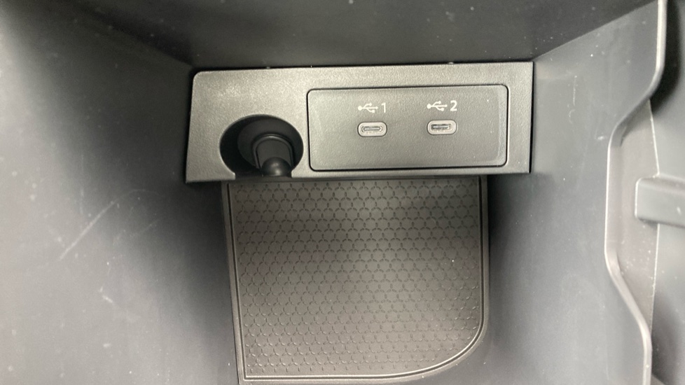 Nissan Qashqai 1.3 DiG-T MH 158 N-Connecta [Glass Rf] 5dr Xtronic Petrol Hatchback - Image 30