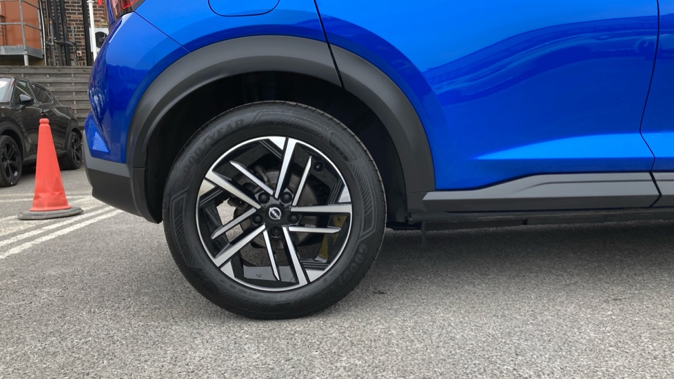 Nissan Juke 1.6 Hybrid N-Connecta 5dr Auto Hybrid Hatchback - Image 7