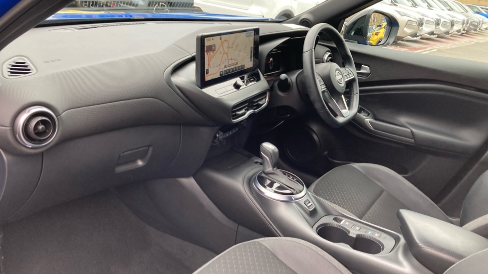 Nissan Juke 1.6 Hybrid N-Connecta 5dr Auto Hybrid Hatchback - Image 9