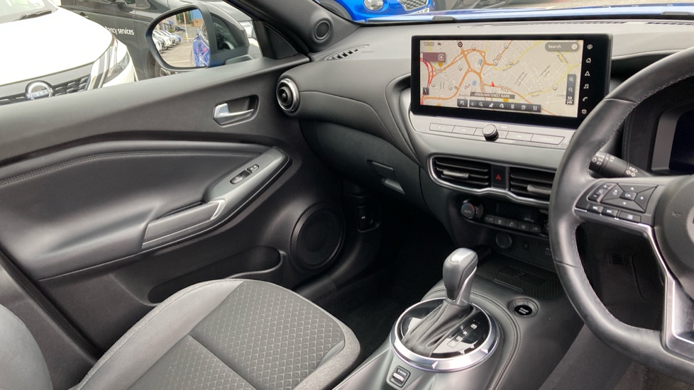 Nissan Juke 1.6 Hybrid N-Connecta 5dr Auto Hybrid Hatchback - Image 14