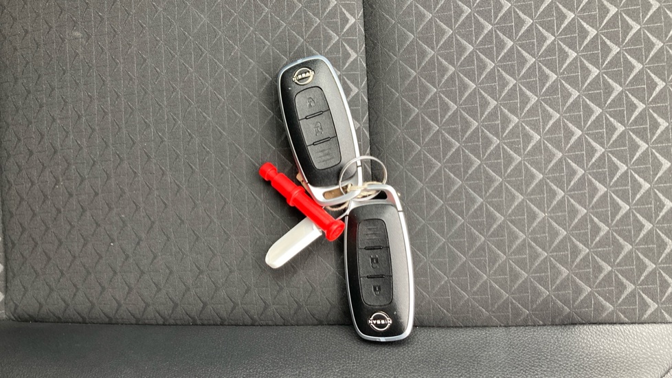 Nissan Juke 1.6 Hybrid N-Connecta 5dr Auto Hybrid Hatchback - Image 20
