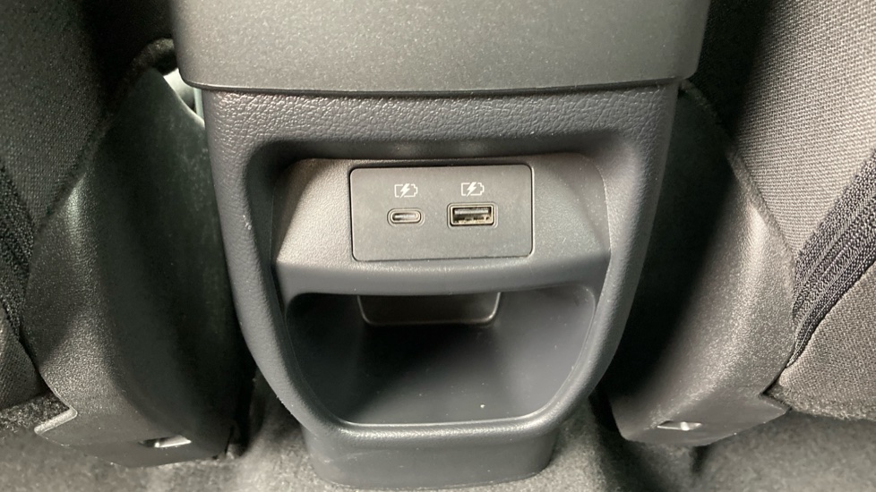 Nissan Juke 1.6 Hybrid N-Connecta 5dr Auto Hybrid Hatchback - Image 21