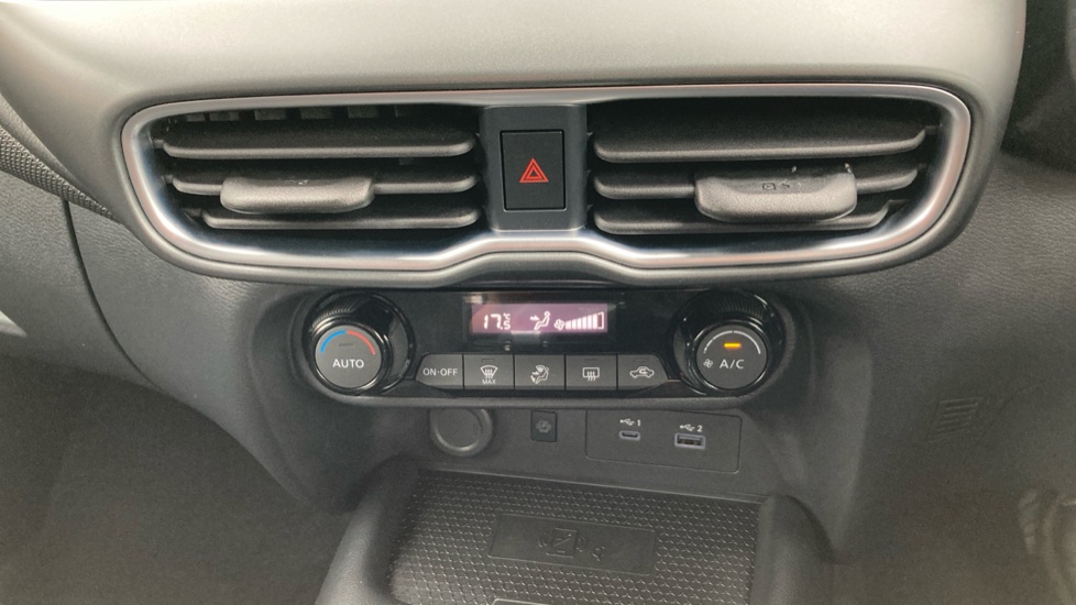 Nissan Juke 1.6 Hybrid N-Connecta 5dr Auto Hybrid Hatchback - Image 23