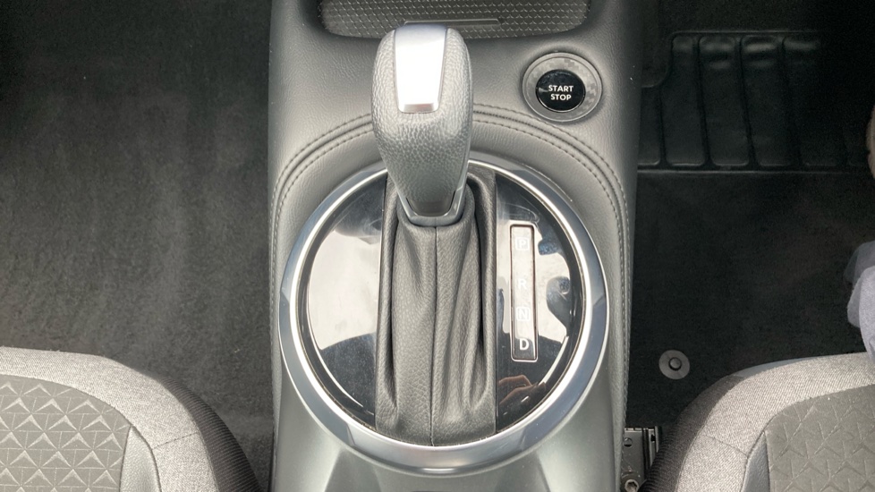 Nissan Juke 1.6 Hybrid N-Connecta 5dr Auto Hybrid Hatchback - Image 26