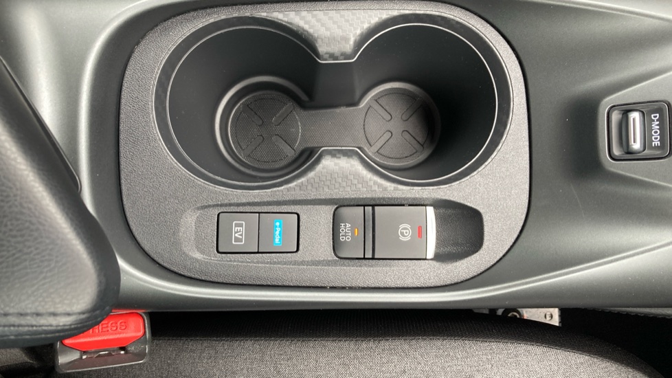 Nissan Juke 1.6 Hybrid N-Connecta 5dr Auto Hybrid Hatchback - Image 27
