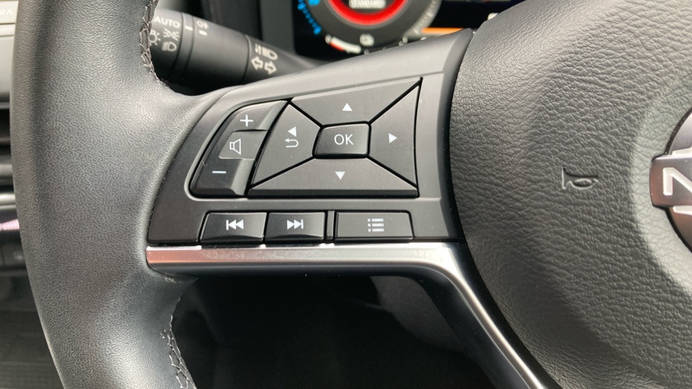 Nissan Juke 1.6 Hybrid N-Connecta 5dr Auto Hybrid Hatchback - Image 28
