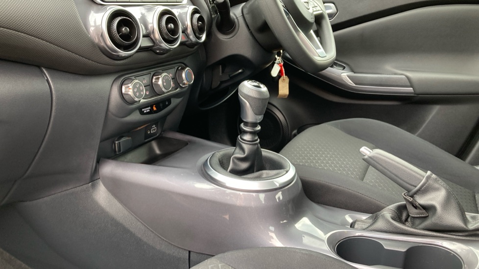 Nissan Juke 1.0 DiG-T 114 Acenta 5dr Petrol Hatchback - Image 13