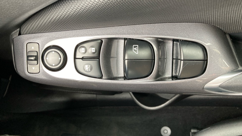 Nissan Juke 1.0 DiG-T 114 Acenta 5dr Petrol Hatchback - Image 26