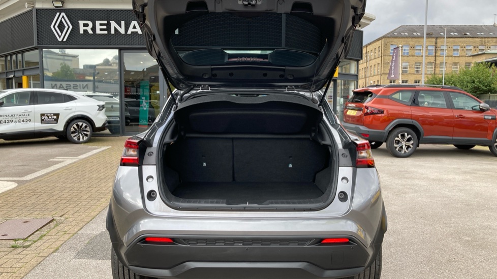 Nissan Juke 1.0 DiG-T 114 N-Connecta 5dr Petrol Hatchback - Image 4