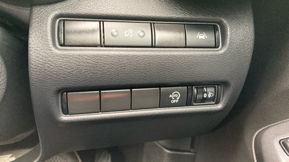 Nissan Juke 1.0 DiG-T 114 N-Connecta 5dr Petrol Hatchback - Image 28