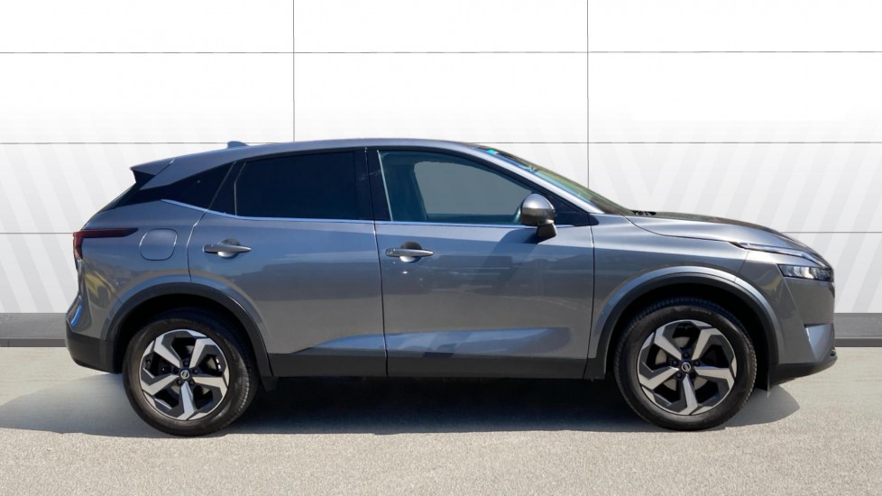 Nissan Qashqai 1.3 DiG-T MH N-Connecta 5dr Petrol Hatchback - Image 5