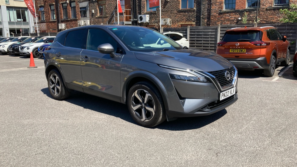 Nissan Qashqai 1.3 DiG-T MH N-Connecta 5dr Petrol Hatchback - Image 8