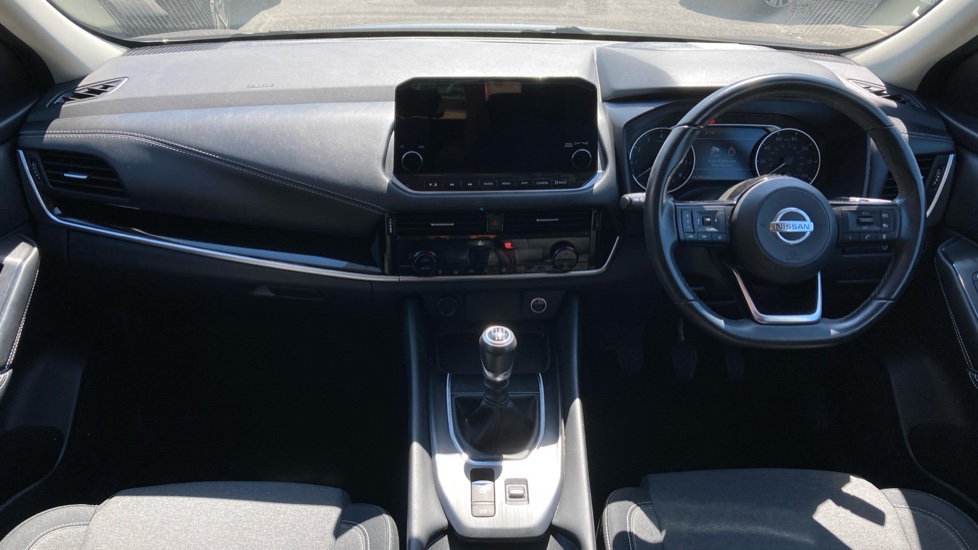 Nissan Qashqai 1.3 DiG-T MH N-Connecta 5dr Petrol Hatchback - Image 10