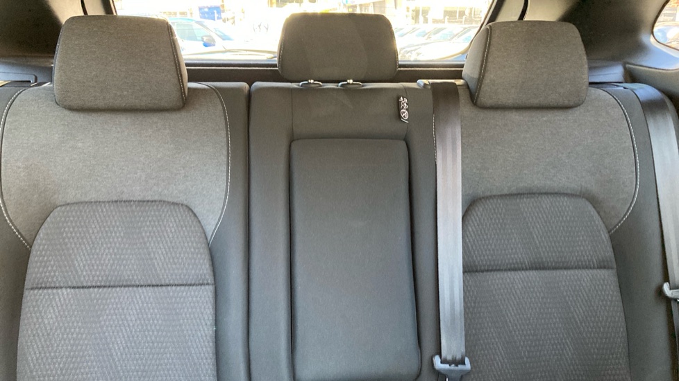 Nissan Qashqai 1.3 DiG-T MH N-Connecta 5dr Petrol Hatchback - Image 15