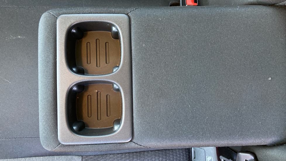 Nissan Qashqai 1.3 DiG-T MH N-Connecta 5dr Petrol Hatchback - Image 22