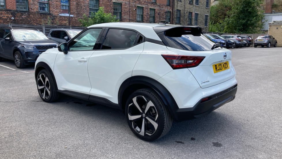 Nissan Juke 1.0 DiG-T 114 Tekna 5dr DCT Petrol Hatchback - Image 17