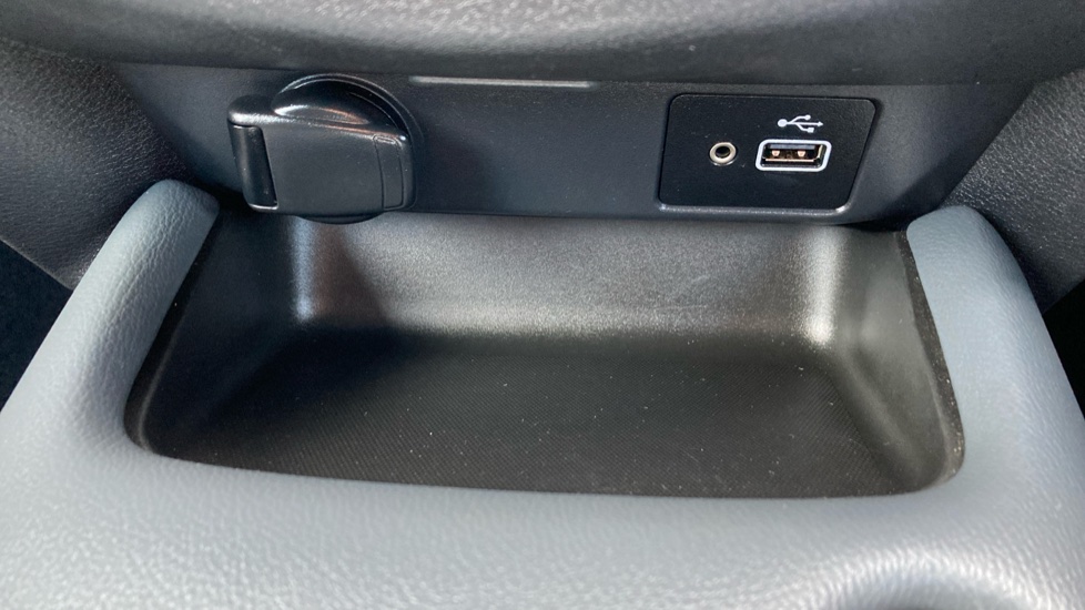 Nissan Juke 1.0 DiG-T 114 Tekna 5dr DCT Petrol Hatchback - Image 23