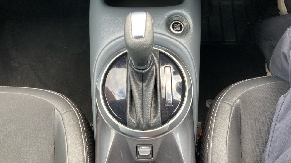 Nissan Juke 1.0 DiG-T 114 Tekna 5dr DCT Petrol Hatchback - Image 25