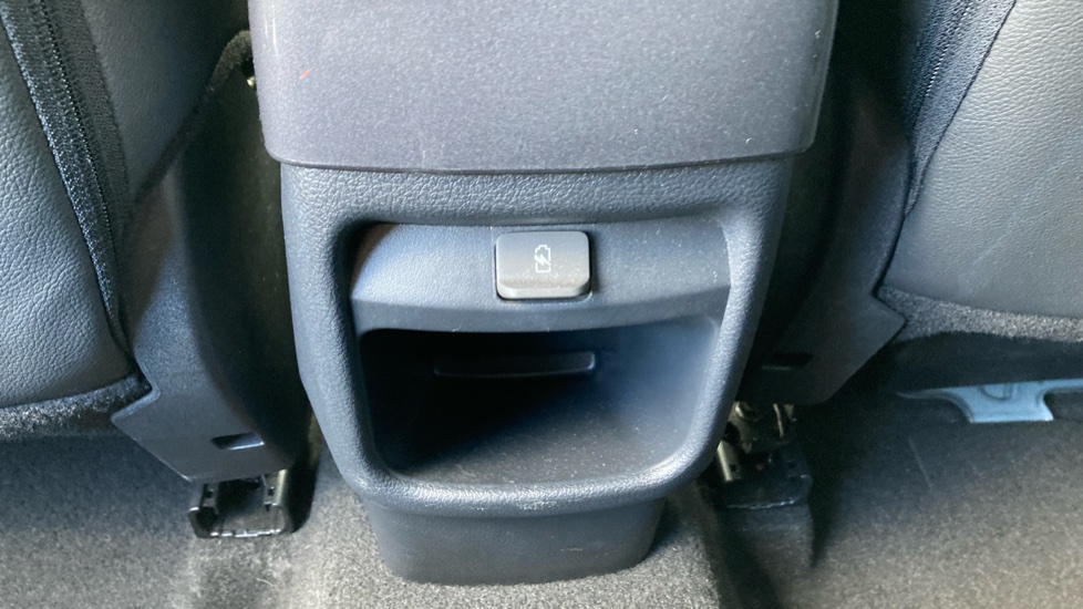 Nissan Juke 1.0 DiG-T 114 Tekna 5dr DCT Petrol Hatchback - Image 30