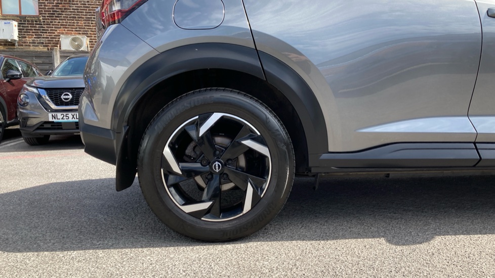 Nissan Juke 1.0 DiG-T 114 N-Connecta 5dr Petrol Hatchback - Image 7